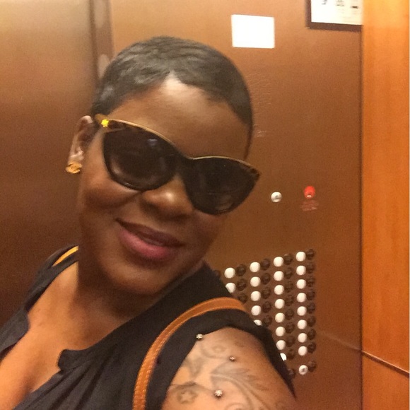 Meet your Posher, Vangela - Picture 8 of 8